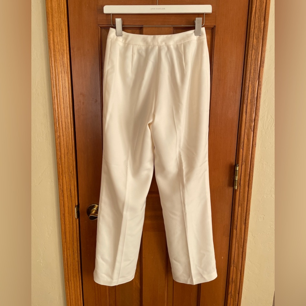 I.N.Studio Women’s off white wide leg Pants. size 4P